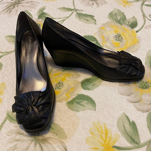 Calvin Klein Wedges - Picture 1 of 3